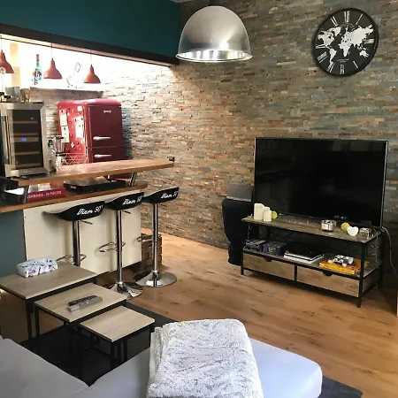 Appartement INTRAMUROS RARE T2 Paisible avec terrasse privée et Climatisation Avignon Extérieur photo