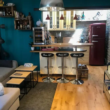 Appartement INTRAMUROS RARE T2 Paisible avec terrasse privée et Climatisation Avignon Extérieur photo