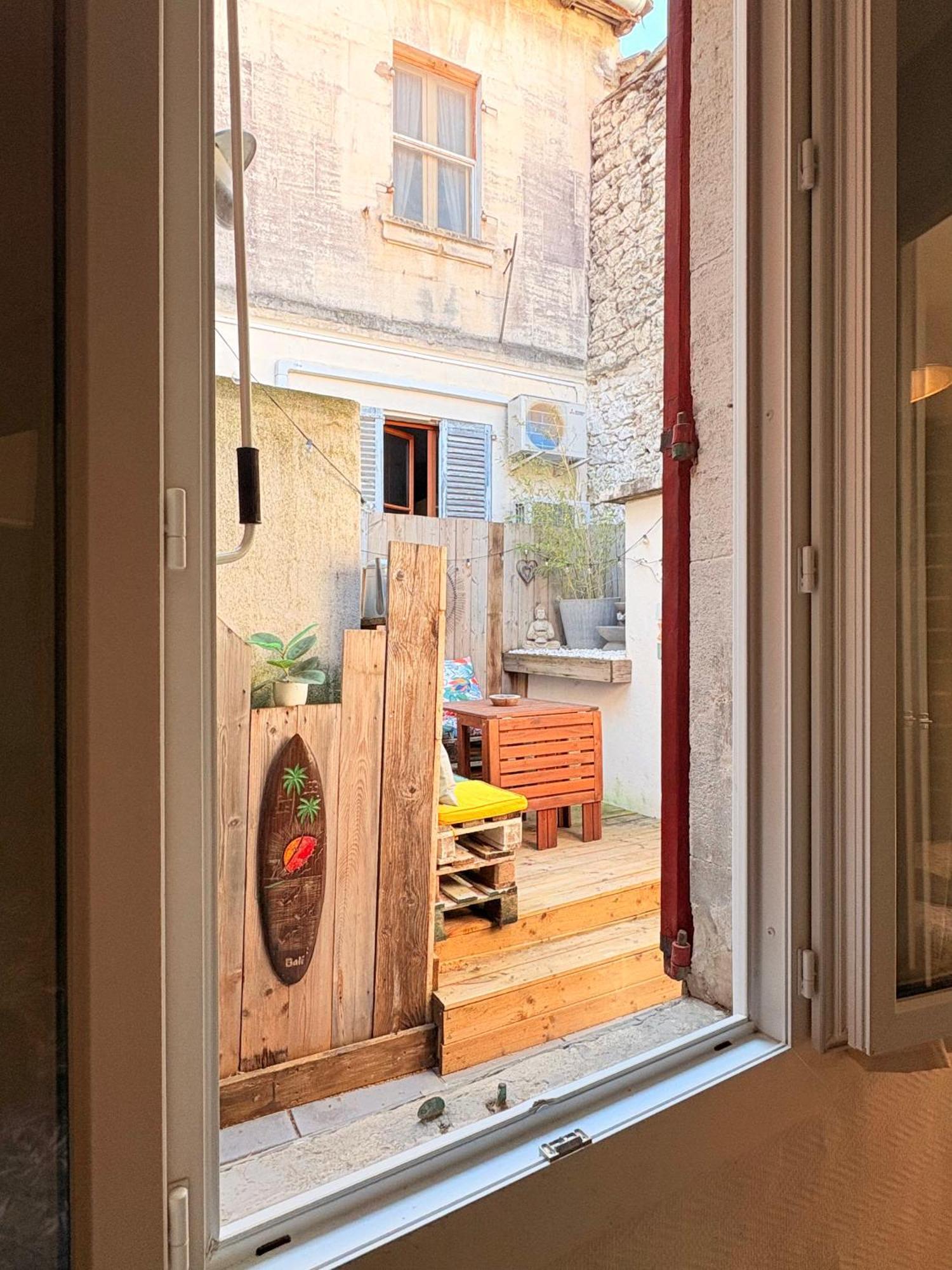 Appartement Intramuros Rare T2 Paisible Avec Terrasse Privée Et Climatisation *