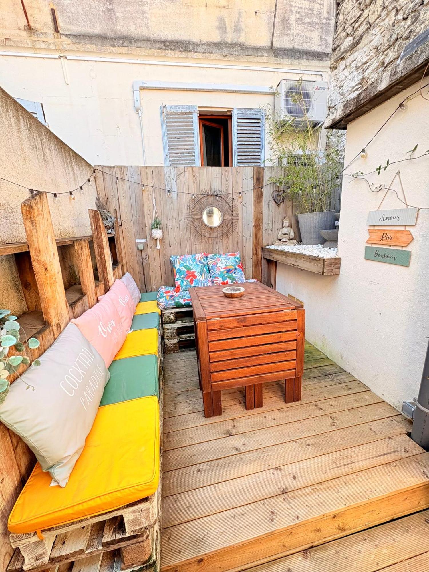 Appartement Intramuros Rare T2 Paisible Avec Terrasse Privée Et Climatisation Avignon